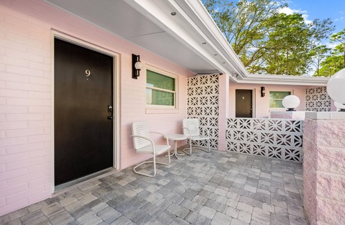 Port St. Joe Hotel | Felicia Dee | Pet-Friendly Sea-Inspired Studio