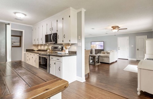 Northeast Pensacola House | Fenced Pool House w/Game Room, Beach 20m