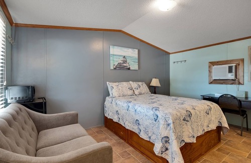 Steinhatchee Hotel | Fiddler's Restaurant and Resort