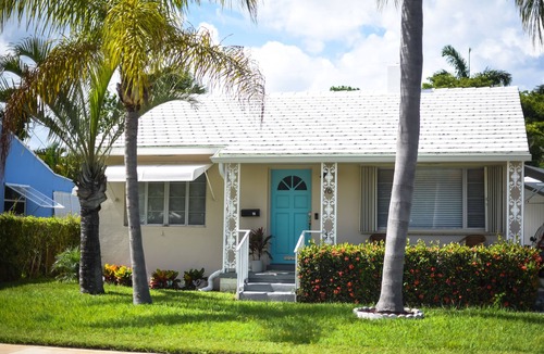 South Palm Park Neighborhood Association Apartment | MAJOR INTERNATIONAL SPORTING EVENT and Relax by the sea! One-bedroom Lake Worth Beach studio near Palm Beach