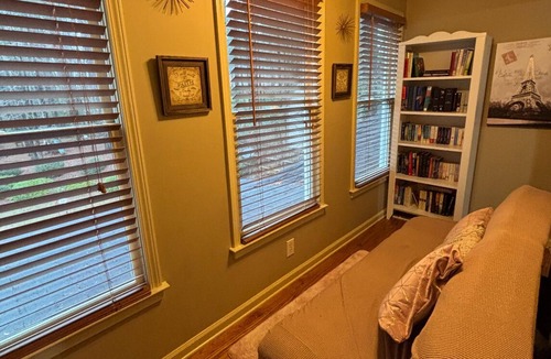 Stone Mountain House | FIFA READY! Spacious 8-bedroom Retreat in Stone Mountain