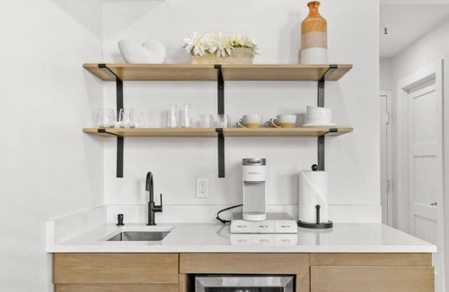 Palm Beach Condo | FIFAbyTRAIN/StepsToBeach&Dining/UrbanChicStudio