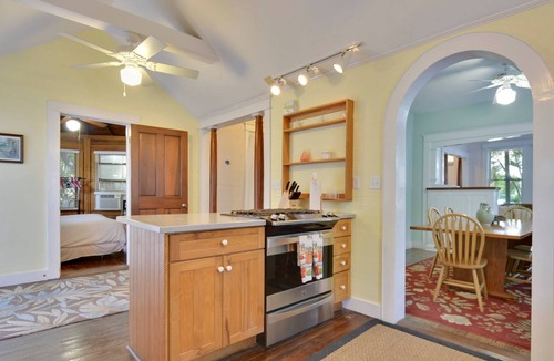 Historic Seaport House | First Breath by AvantStay | Close to Old Town w/Pool | Month Long Stays Only