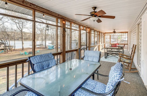 Eatonton House | Fish & Swim Off the Dock: Lake Sinclair Family Gem