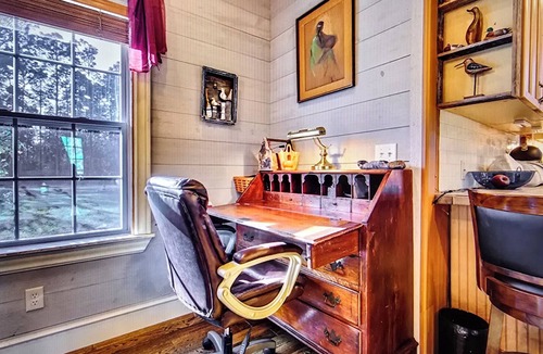 Interlachen House | Fish Tales Inn - Elegant Lakeside Whimsy