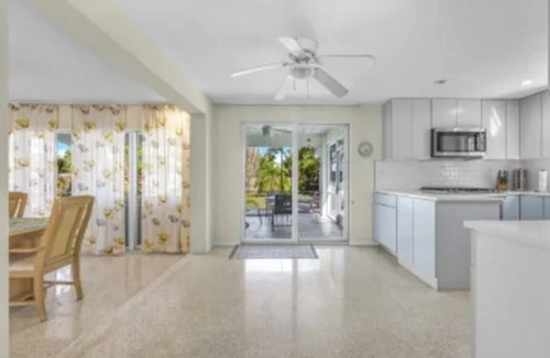 Laurel House | Fishing and Seashell Paradise in Nokomis Beach