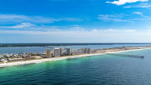Navarre Beach Apartment | Flamingo Cottage, has pool, near beach, great value