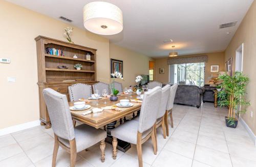 West Kissimmee House | Flash 20 Off Newly Remodeled Villa with Pvt Pool Spa Pool And Game Room