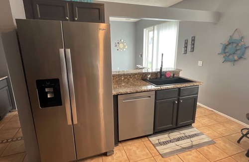 Regency Oaks House | Florida Escape 4-bedroom house in serene Parrish, FL with AC and swimming pool