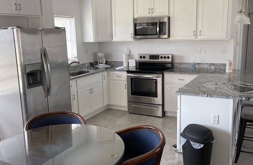 Spring Hill House | Florida escape Quiet area.Restaurants all over,Clearwater 1 hr away,Orlando1hr.