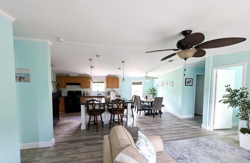 North Weeki Wachee House | Forest Retreat