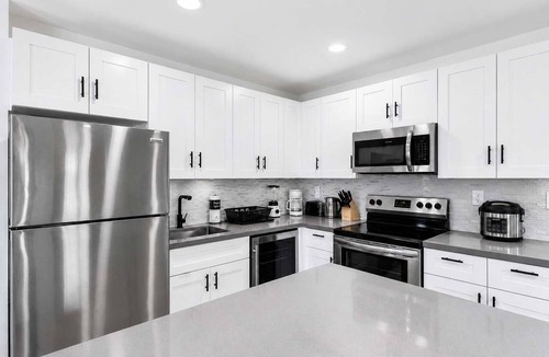 Broadview Park House | Fort Lauderdale Pool Retreat | Near Beach&Stadium