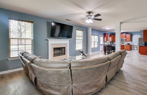Fort Mitchell House | Fort Mitchell Vacation Rental w/Home Office!