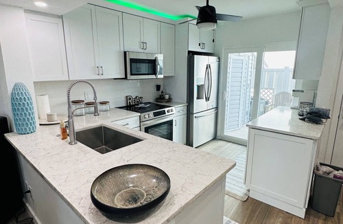 Fort Myers Beach Condo | Fort Myers Beach Condo at the popular Boardwalk Capers!
