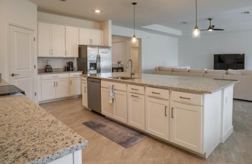 Gateway House | Fort Myers Oasis w/Private Pool & Hot Tub!