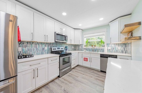Fort Walton Beach House | Fort Walton’s Haus22 | Beach Vibes and Backyard