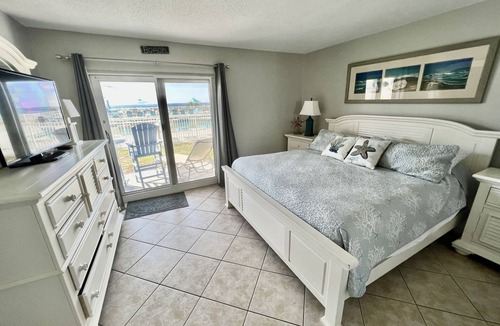 Lower Grand Lagoon Condo | FREE BEACHSETUPS! 1st FL MOONSPINNER 110 OCEANFRONT-POOL WALKOUT🩵 PARK BY DOOR!