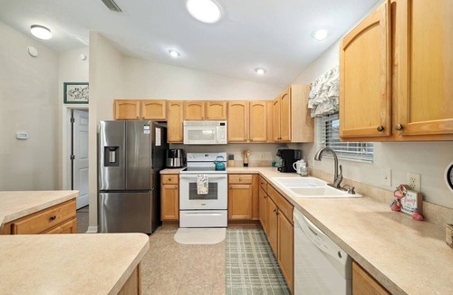 Liberty Park House | Freebird Nest-3 Bed-Golf Cart-Great Location