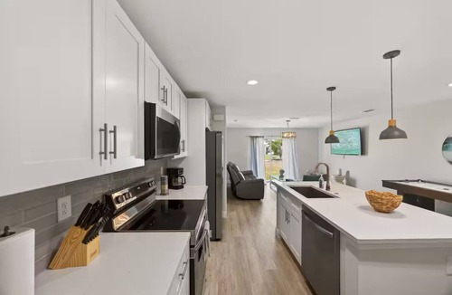 Englewood East House | Fresh 3BR Home, Peaceful Stay