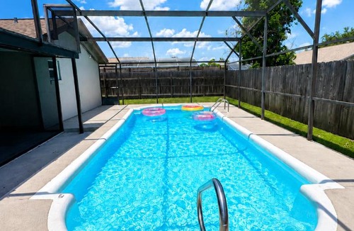 Orlando Villa | Freshly Updated Family Villa Pool 14 Min Disney
