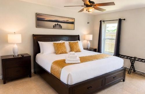 Orlando Villa | Freshly Updated Family Villa Pool 14 Min Disney