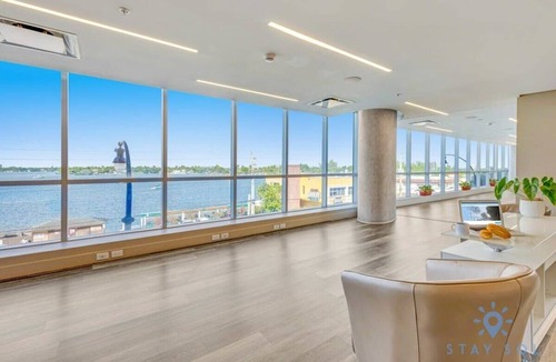 Hollywood Condo | Front Bay View Balcony|Enjoy Sunsets|Amazing Pool