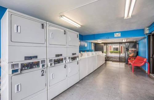 Orlando Apartment | Full Bed Accessible with kitchenette Non-Smoking