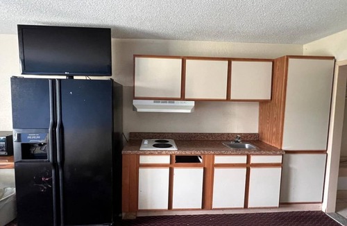 Milledgeville Apartment | Full Bed|Smoking|Milledgeville