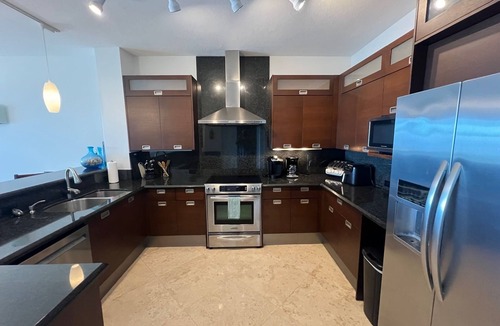 Rock Harbor Condo | FULL TIME LIC MGR - LUXURY VIP SUITE - INDOOR PICKLEBALL - STUNNING OCEAN VIEWS!