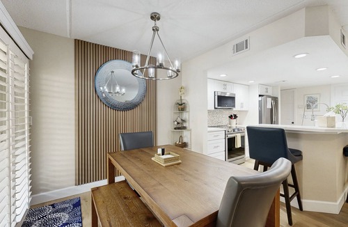 American Beach Condo | Fully-Renovated Stunning Modern Beach Condo w/Pool on Amelia Island