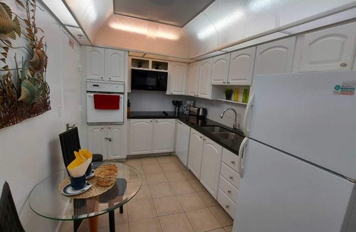 Hollywood South Central Beach Condo | Fully renovated Apartment located on Hollywood beach. At The Tides.