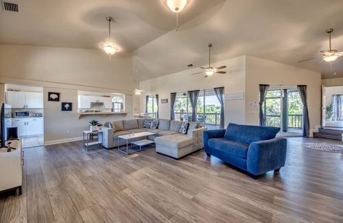 Laguna Shores House | Fully Updated/Luxury Beach House w/Master Suite-Close to beach!