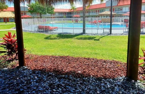 Vero Beach House | Fun Days Ahead! 3 Pet-friendly Units w/ FREE Bfast & Parking, Outdoor Pool!