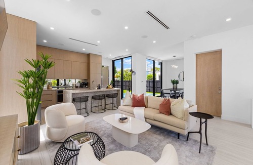 Ludlam House | Gables Getaway:Pool:Putting Green:Pro Gym