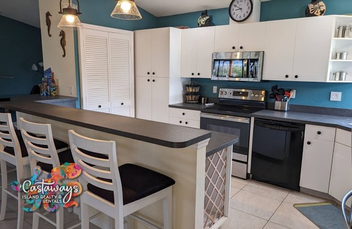 Saint James City House | Galt Island Escape ✨ Family-Friendly waterfront 2BR/2BA with Pool & Boat Lift