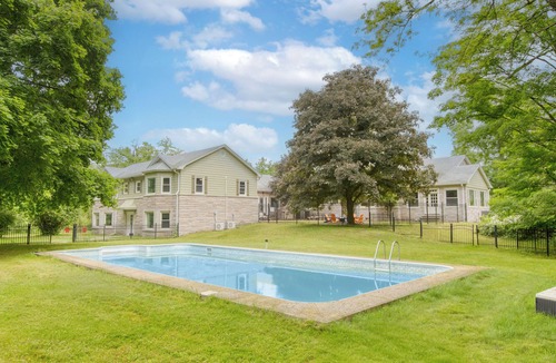 Palenville House | Game Farm Villa by AvantStay | 10BDR, Private Pond, Spa, Pool | Family-Friendly