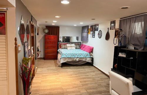 Belleville Apartment | Garden Suite 30 Mins to NYC, Mins to EWR, Prudential Center, NJPACK