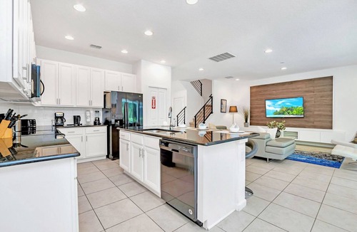 Kissimmee Cottage | Garden View 6BR Escape With Pool, Hot Tub & Games