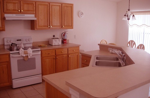Cumbrian Lakes Villa | Gated community! Charming Villa with Private Pool, 6 Miles to Disney.
