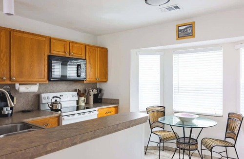 Old Town Condo | Gated Parking, Heated Pool - Villa Positano