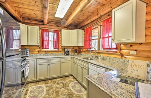 Pleasant Mount House | Gather and Celebrate · Poconos Escape