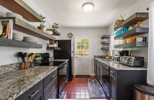 Gainesville House | Gator Springs ~ Close to Hospitals, Springs & UF