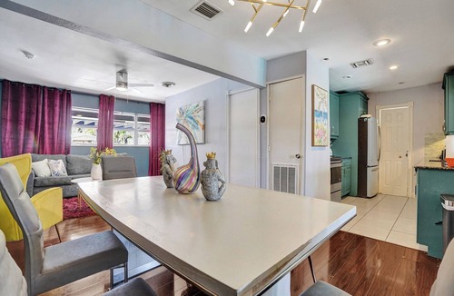 Coral Heights House | GAY MENs clothing optional Lrg 1br-deep discounts for long stays-8min to Wilton