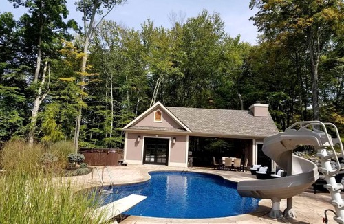 Pine Bush Cottage | Glamorous Cottage Rental with Outdoor Lounge and Pool on 40 Acres in Pine Bush, New York