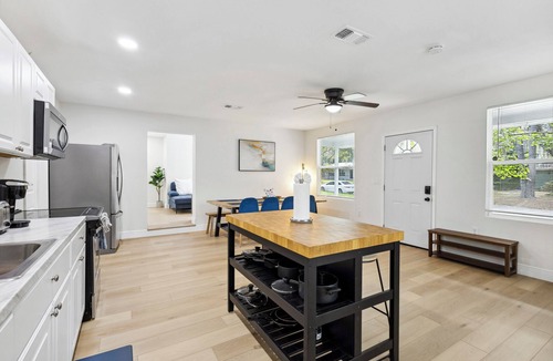 Gainesville House | GNV 4 BR - 4 Mins to UF - Groups & Families - Pets