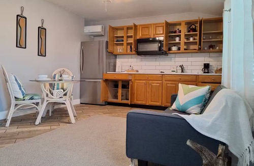 Joel Apartment | Golden Breeze Oasis Relax & Enjoy in Florida.