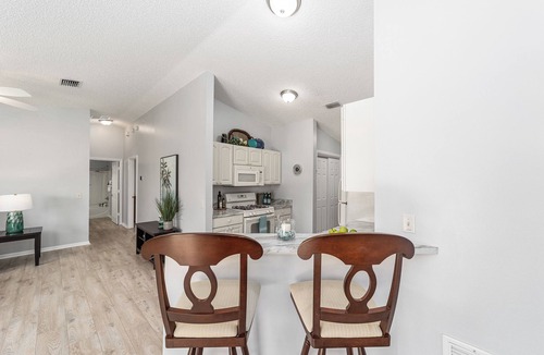 Mallory Square House | Golf, Music, Fun Charming 2-bedroom house in lovely The Villages with WiFi, AC.
