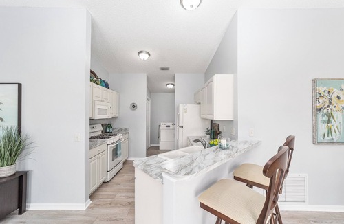 Mallory Square House | Golf, Music, Fun Charming 2-bedroom house in lovely The Villages with WiFi, AC.