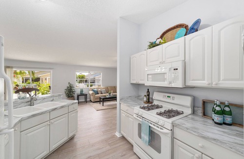 Mallory Square House | Golf, Music, Fun Charming 2-bedroom house in lovely The Villages with WiFi, AC.