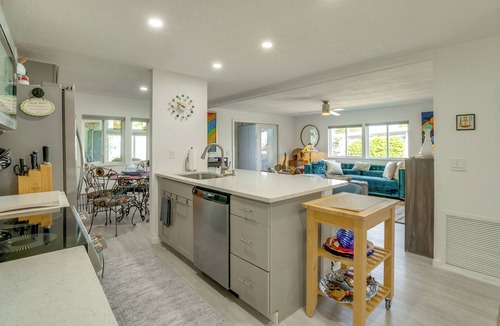 Maple Leaf House | Golf + Pool Days! Extended Port Charlotte Escape